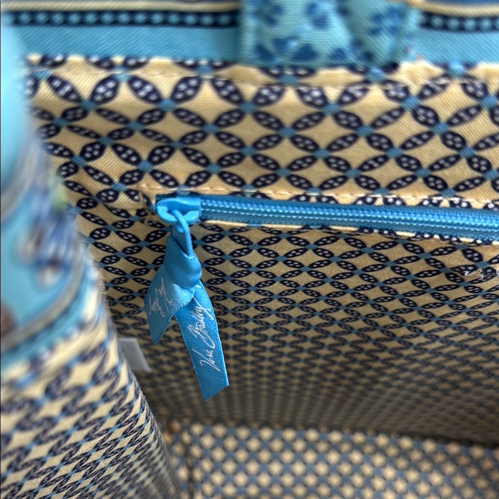 Vera Bradley Woven and Fabric Tote with Sandals - Picture 7 of 13